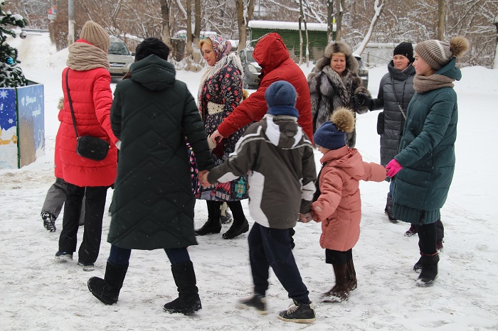 8 января в МБУК «ДК «Луч» состоялась тематическая программа «Рождество для всей семьи».