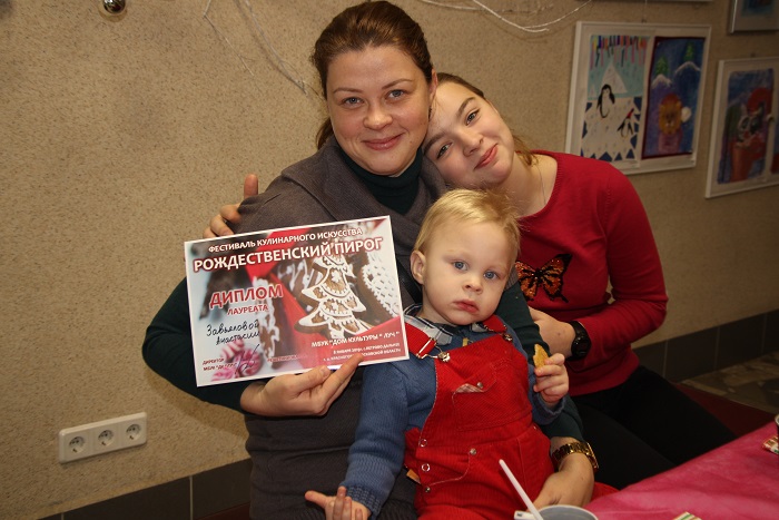 8 января в МБУК «ДК «Луч» состоялась тематическая программа «Рождество для всей семьи».