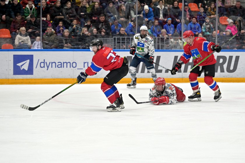 Красногорские хоккеисты стали победителями благотворительного турнира по хоккею с шайбой среди любительских команд