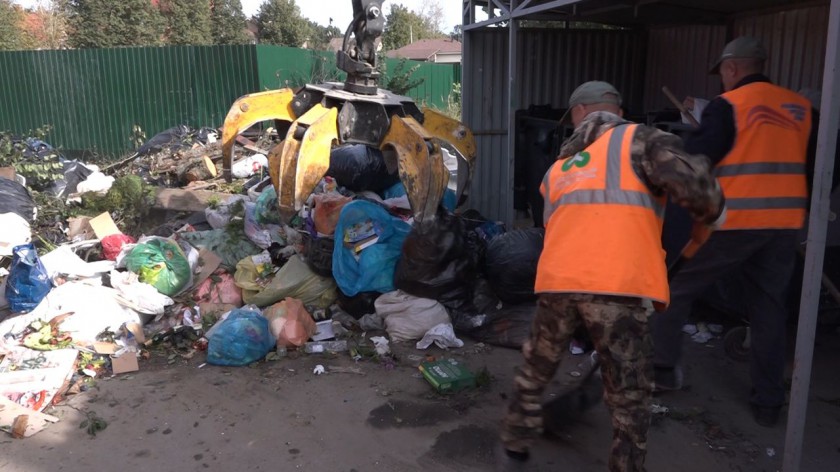 Ежедневно в округе ликвидируется около десятка незаконных навалов мусора