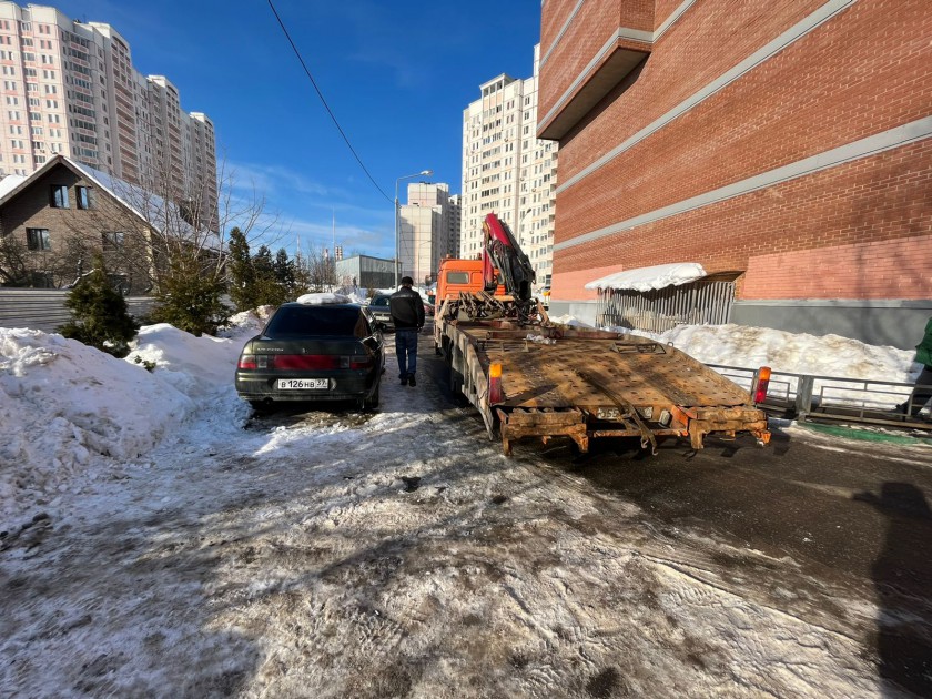В Красногорске эвакуируют брошенные автомобили