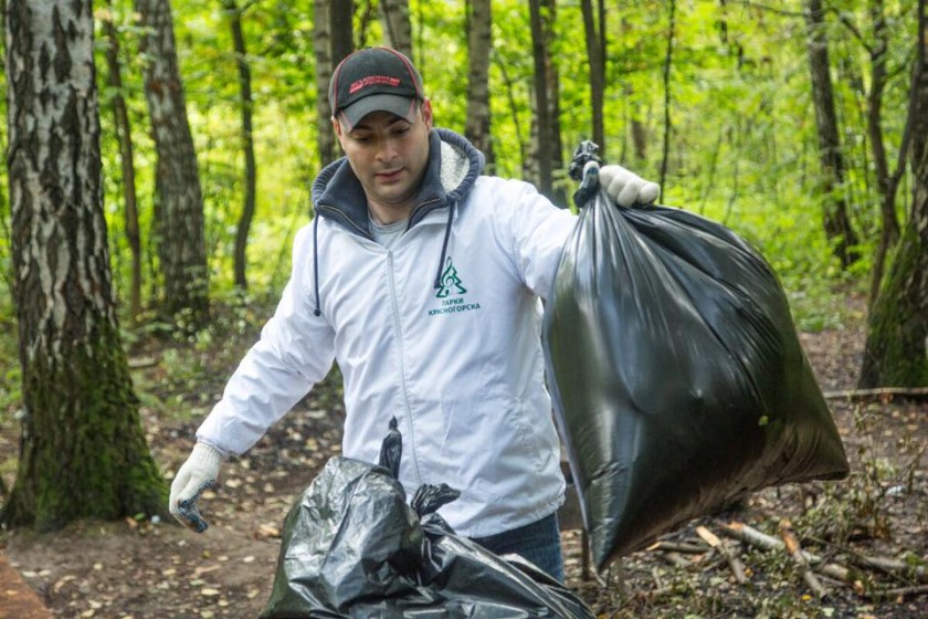 Губайловский лесопарк очистили от мусора