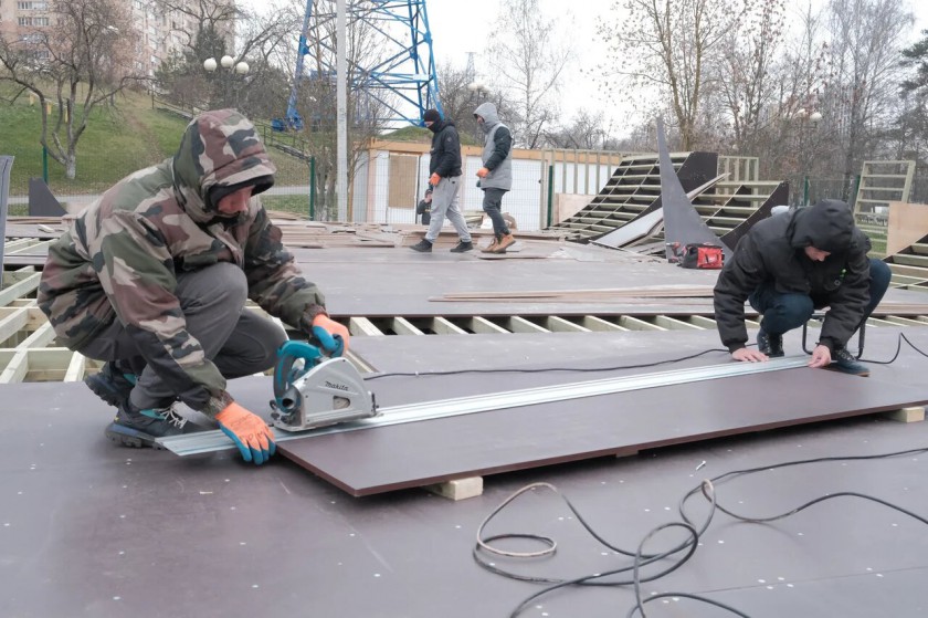 В Красногорске продолжается реконструкция скейт-парка