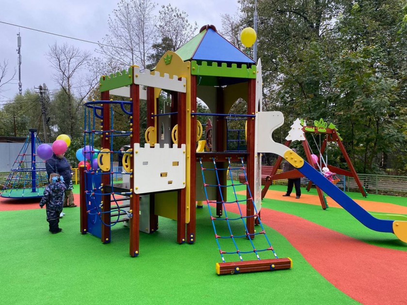 Губернаторскую детскую площадку открыли в Нахабине