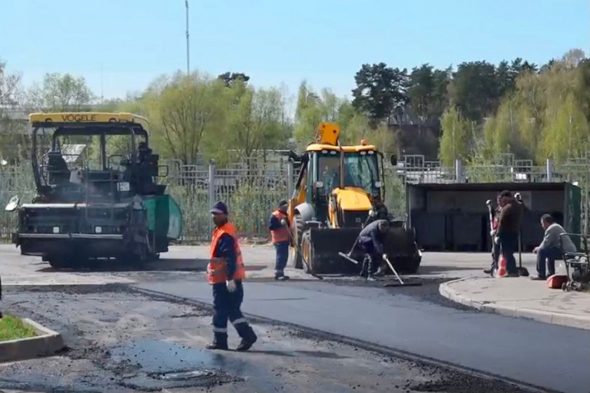 В ЖК «Аристово-Митино» ремонтируют дороги