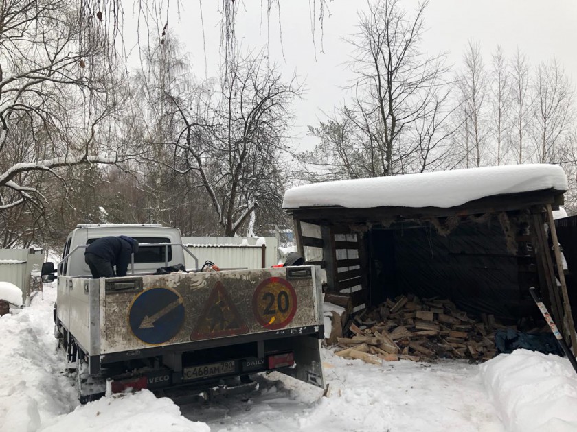 Красногорским льготникам доставляют дрова на дом по их заявкам