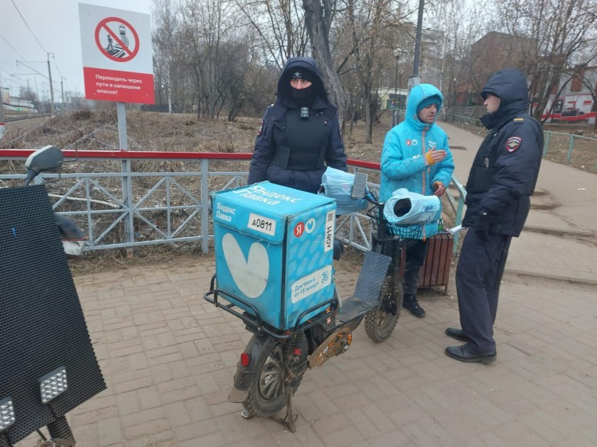 В Красногорске повышают безопасность на железнодорожных переходах