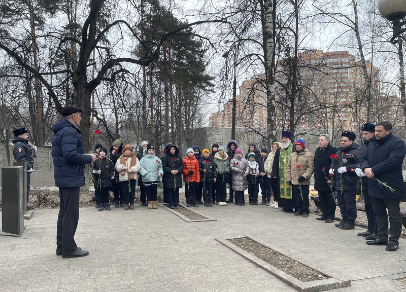 В Красногорске сотрудники полиции и общественники приняли участие в памятном мероприятии, посвященном 36-летию вывода ограниченного контингента советских войск из Афганистана