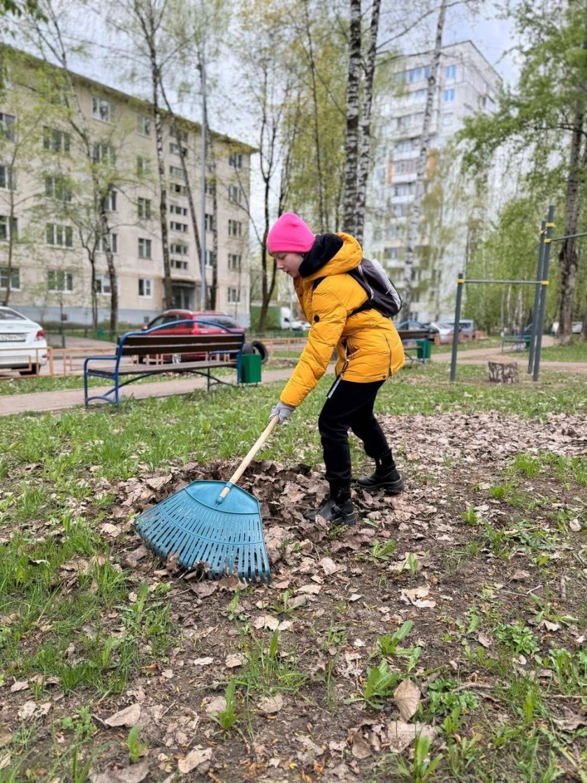 Представители администрации совместно с жителями наводят порядок на ул. Речной и Железнодорожной