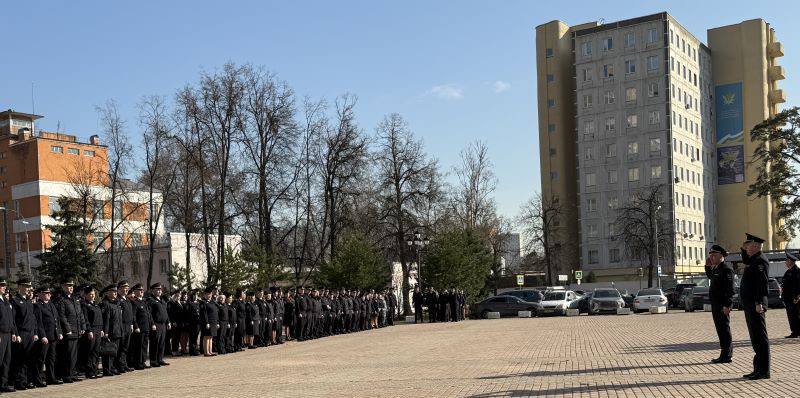 В Красногорске прошел строевой смотр сотрудников полиции