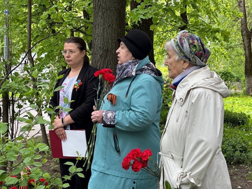В Красногорске проходят торжественные церемонии возложения цветов к мемориальным доскам Героев Советского Союза