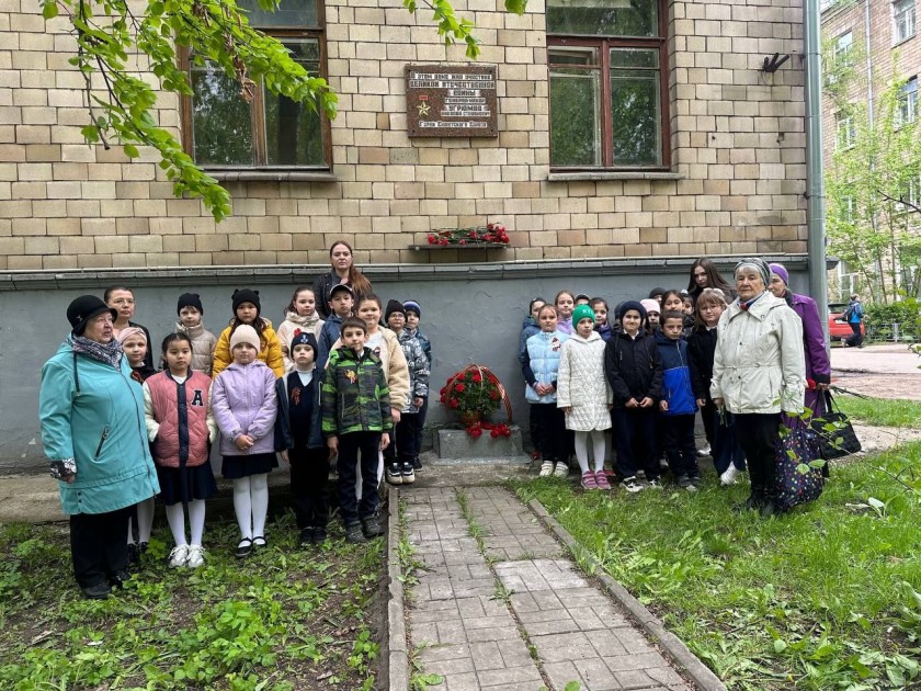 В Красногорске проходят торжественные церемонии возложения цветов к мемориальным доскам Героев Советского Союза