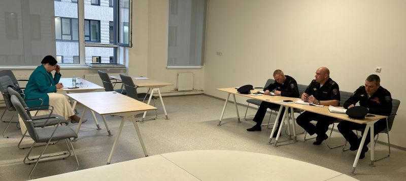 Полицейские в Красногорске встретились с местными жителями