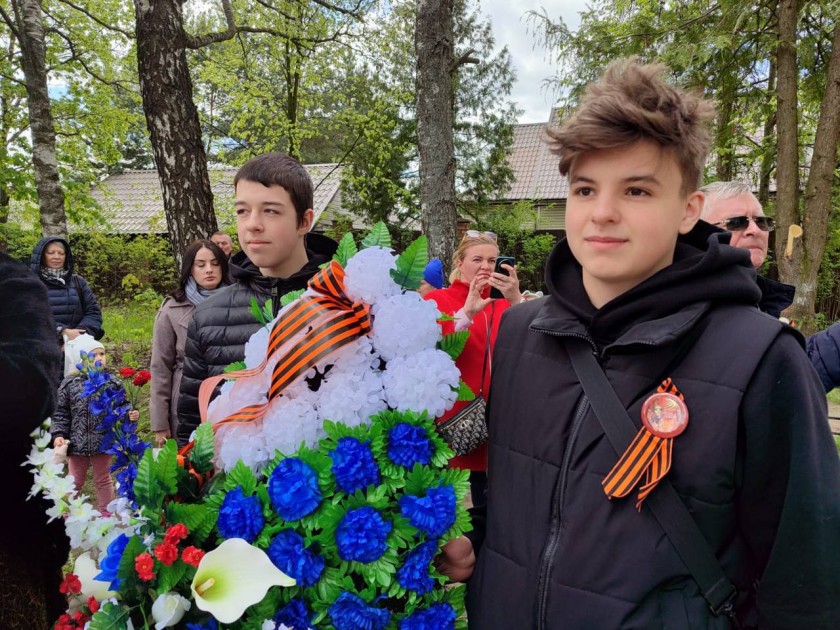 В селе Ильинское проходит торжественный митинг у мемориала павшим односельчанам в годы Великой Отечественной войны
