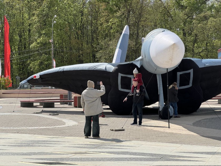 Открылась выставка военной техники на площади возле ДК «Подмосковье»