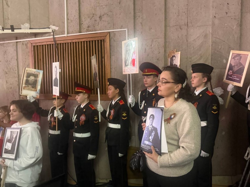 В большом зале ДК «Подмосковье» проходит акция «Бессмертный полк»