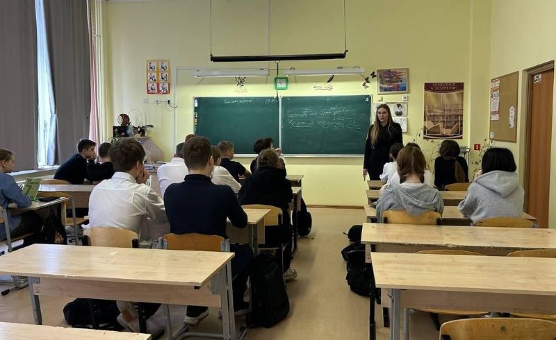 Полицейские в Красногорске провели разъяснительную работу в местных школах