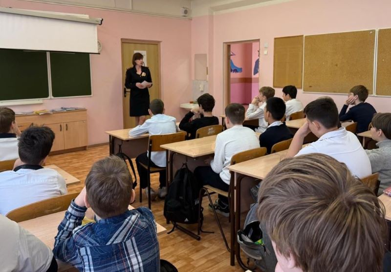 Полицейские в Красногорске провели разъяснительную работу в местных школах