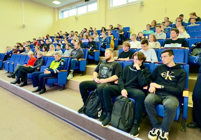 Полицейские в Красногорске присоединились к акции «Будь в форме»