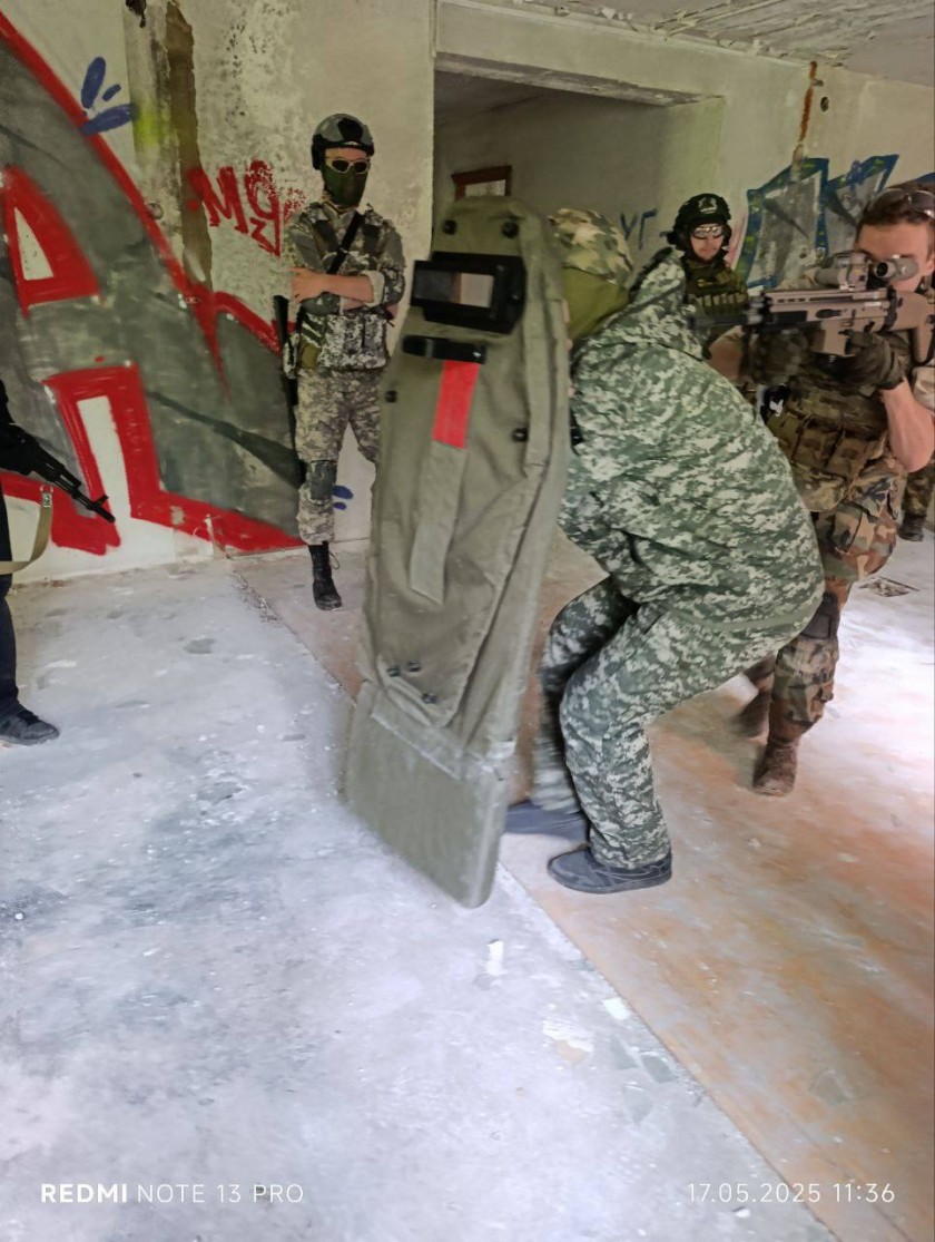 Военно-исторический центр «Искатель» провел учебно-практическую тактическую игру с использованием страйкбольных приводов