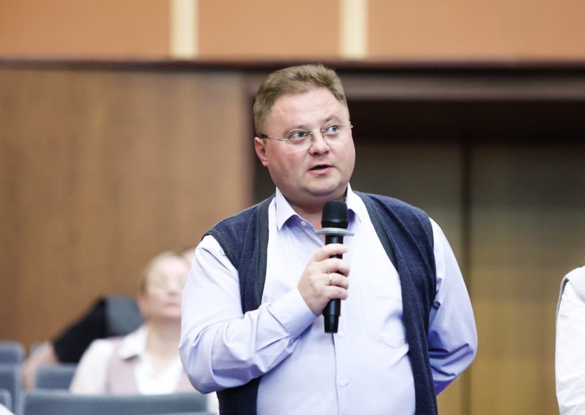 Дмитрий Волков провел заседание строительного штаба