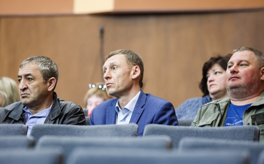 Дмитрий Волков провел заседание строительного штаба