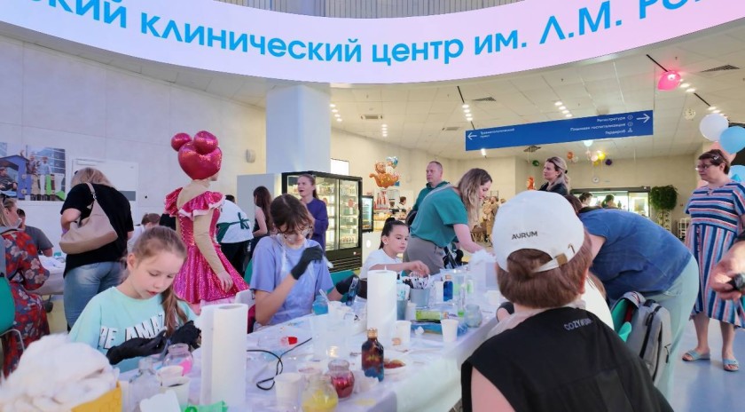 В детском клиническом центре имени Л. М. Рошаля отметили День защиты детей
