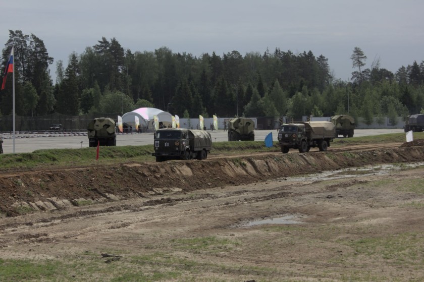 Конкурс «Мастера автобронетанковой техники» и соревновательный кросс прошли на Нахабинском полигоне