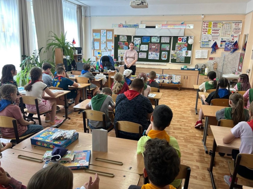В рамках акции «Здоровье - твое богатство» в пришкольном лагере «Солнышко» МБОУ СОШ № 14 прошёл день безопасности и ПДД