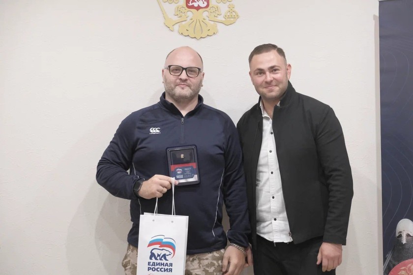 В Красногорске вручили партийные билеты