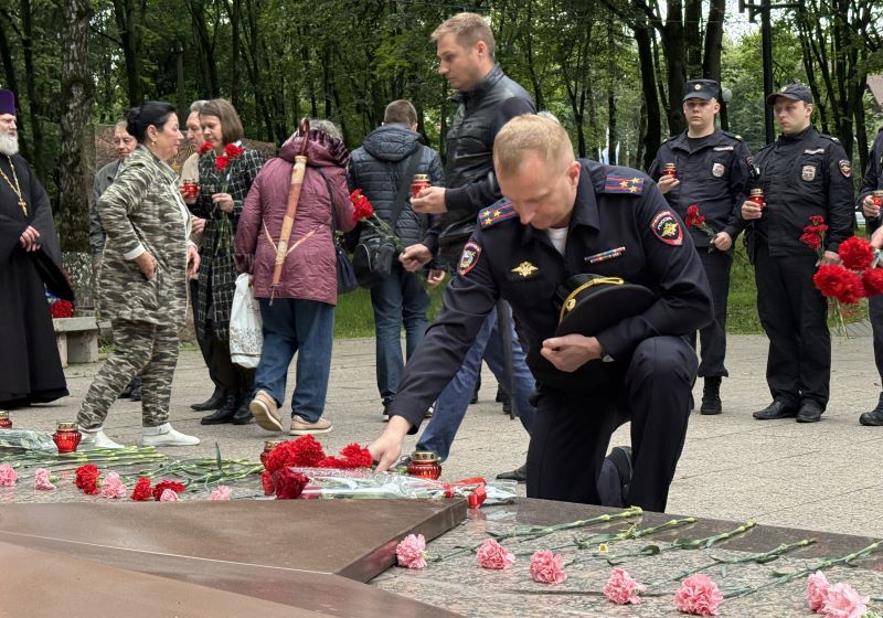 В Красногорске полицейские и общественники приняли участие во Всероссийской патриотической акции «Свеча памяти»