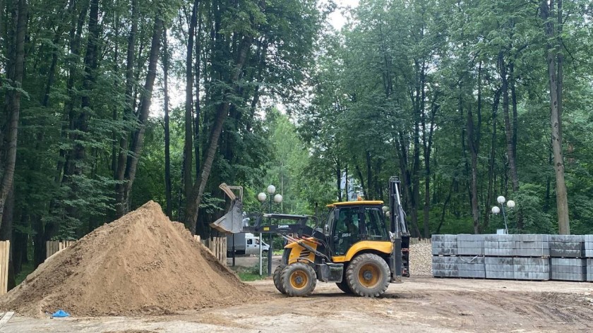 Напоминаем, что в Городском парке ведутся работы по благоустройству.