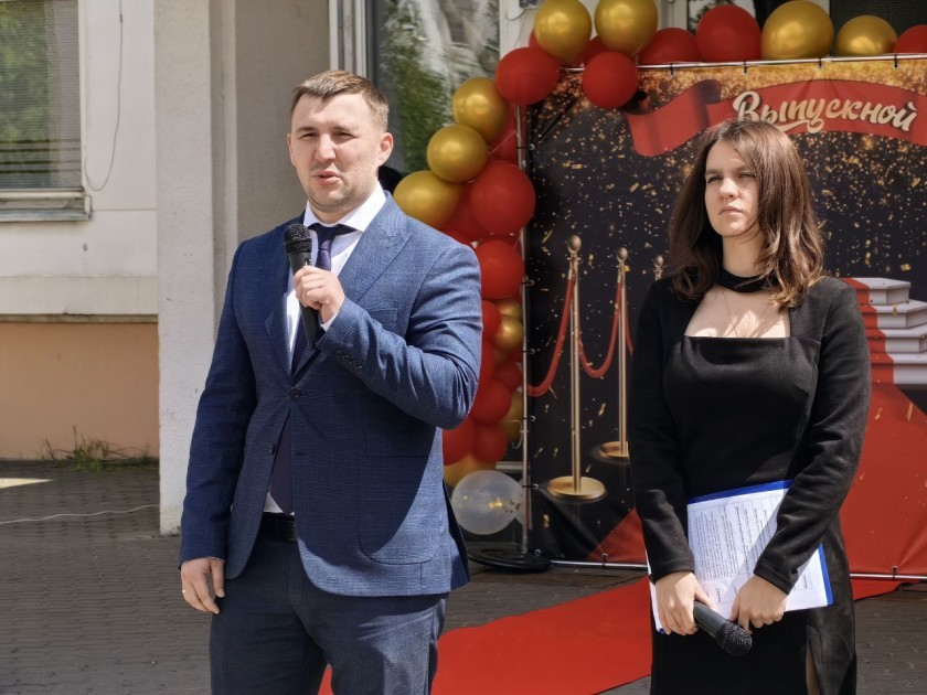 Школьный путь длиной в 11 лет завершился для 1480 красногорских одиннадцатиклассников