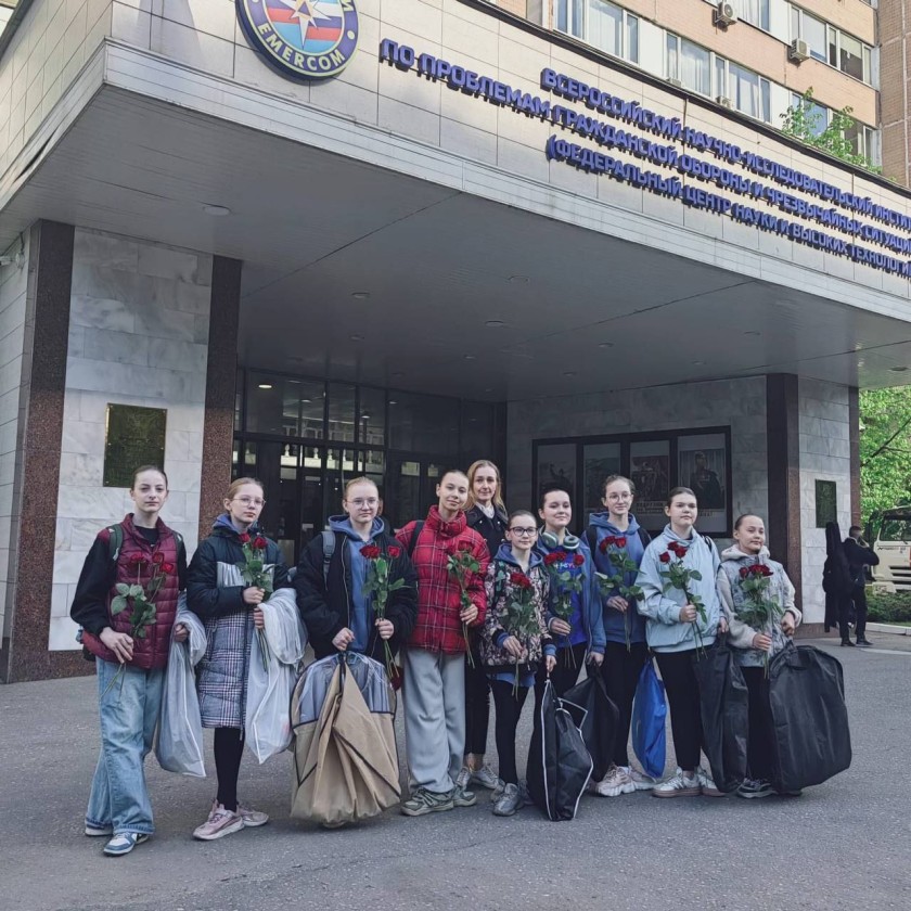Представители Министерства Российской Федерации по делам гражданской обороны, чрезвычайным ситуациям и ликвидации последствий стихийных бедствий