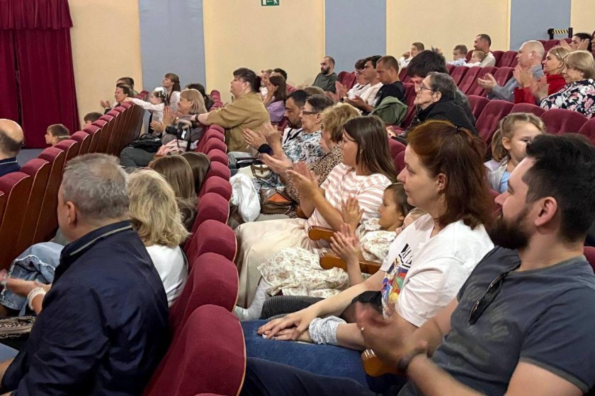 В Доме культуры «Луч» прошло масштабное мероприятие, приуроченное ко Дню семьи, любви и верности
