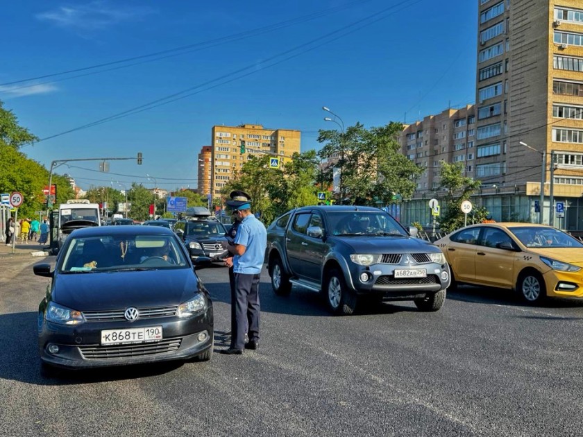 В Подмосковье Госавтоинспекция и судебные приставы провели рейд "Должник": акцент на своевременной оплате штрафов за нарушения ПДД