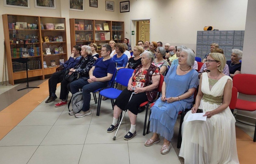 В Центральной библиотеке прошёл концерт «100 минут с киномузыкой», открывший новый цикл выступлений камерного ансамбля «Музыкальная шкатулка»