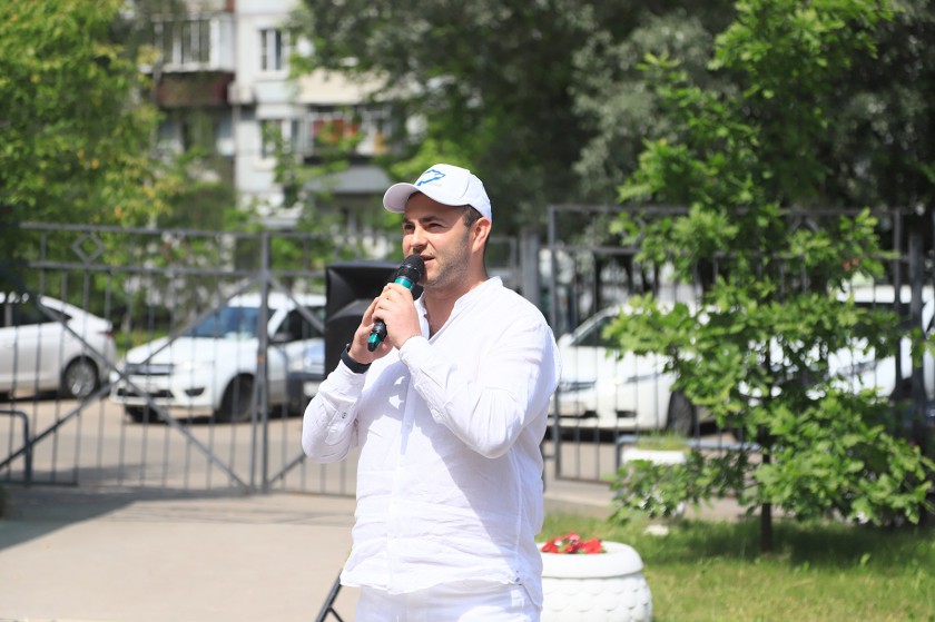 Красногорские партийцы устроили концерт в честь медиков