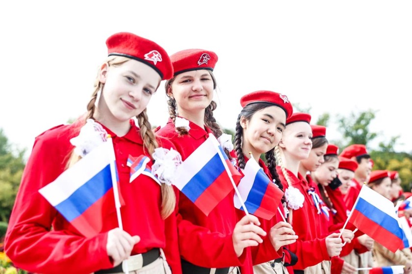 Шестерым юным красногорцам вручили паспорта Российской Федерации