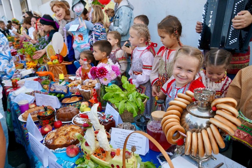 В Нахабино прошёл семейный праздник осени — «День урожая»