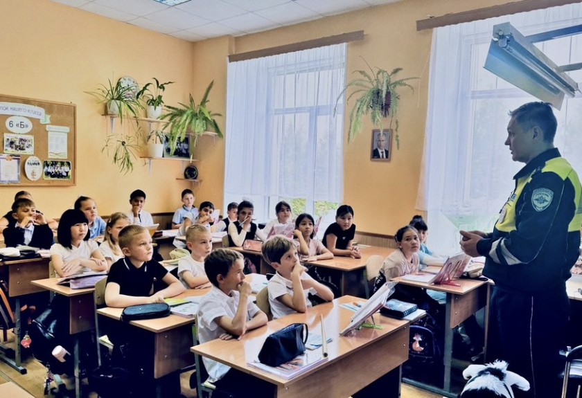 ПОДМОСКОВНЫЕ ГОСАВТОИНСПЕКТОРЫ ПРОВОДЯТ «УРОКИ БЕЗОПАСНОСТИ»