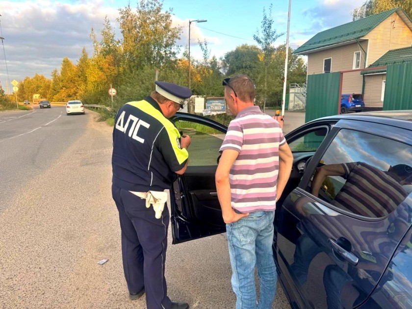 Госавтоинспекция городского округа Красногорск напоминает о негативном влиянии тонировки автомобиля на безопасность дорожного движения в ходе профилактических рейдовых мероприятий