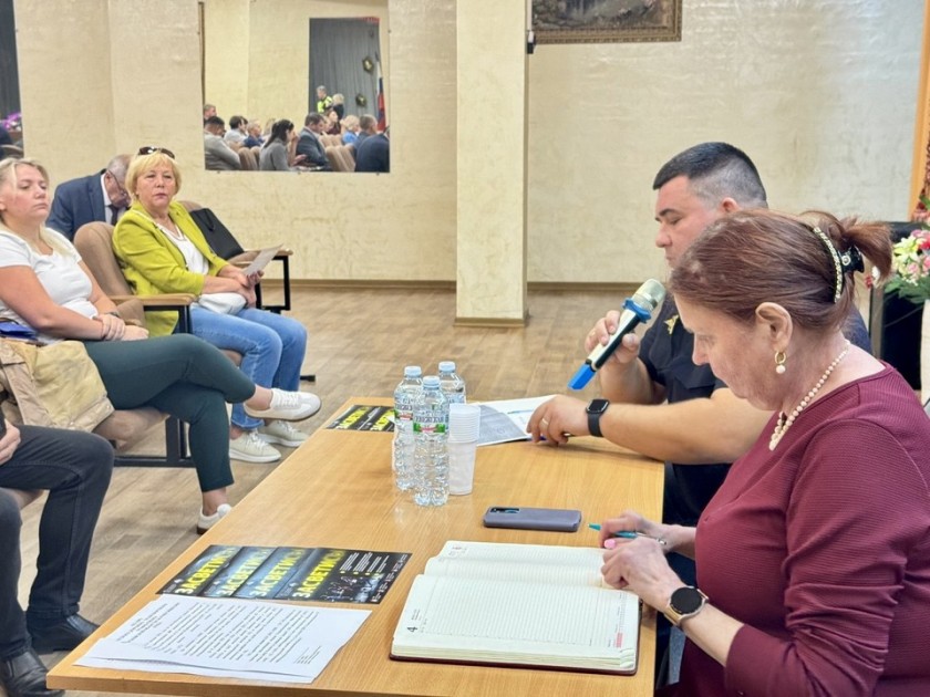 СОТРУДНИКИ ПОДМОСКОВНОЙ ГОСАВТОИНСПЕКЦИИ ПРИНЯЛИ УЧАСТИЕ В СОВЕЩАНИИ ЗАМЕСТИТЕЛЕЙ ПО БЕЗОПАСНОСТИ  ОБРАЗОВАТЕЛЬНЫХ УЧРЕЖДЕНИЙ Г.О. КРАСНОГОРСК