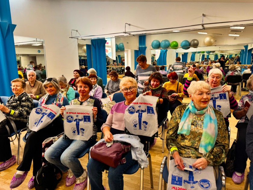 В ПРЕДДВЕРИИ ДНЯ ПОЖИЛОГО ЧЕЛОВЕКА ДОРОЖНЫЕ ПОЛИЦЕЙСКИЕ НАПОМНИЛИ СТАРШЕМУ ПОКОЛЕНИЮ О ПРАВИЛАХ БЕЗОПАСНОГО ПОВЕДЕНИЯ НА ДОРОГАХ