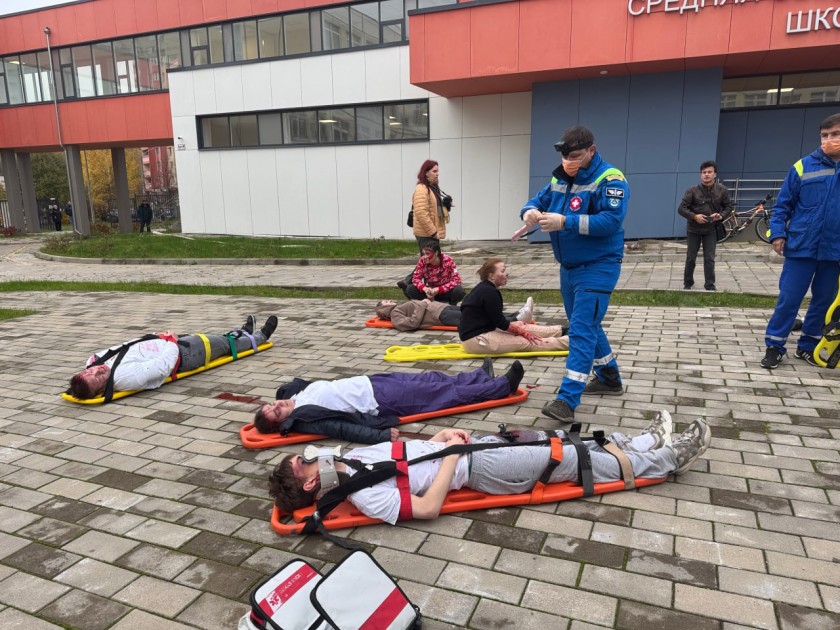 В школе №15 прошли учения, направленные на отработку взаимодействия между ведомственными службами