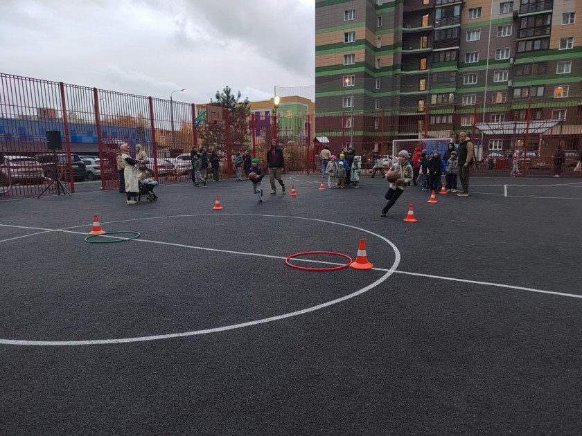 В Путилково открылась обновлённая спортивная площадка