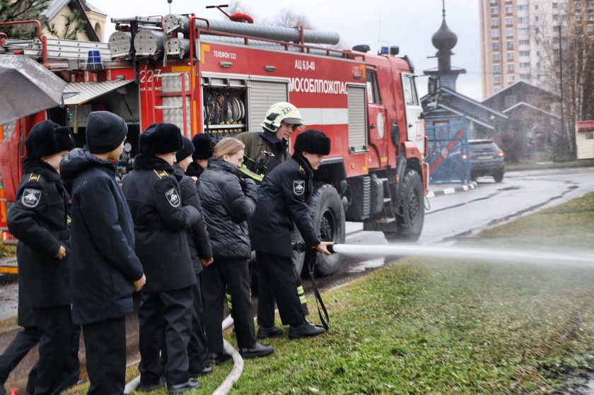 Спасатели открывают двери знаний: встреча с кадетами из Красногорска