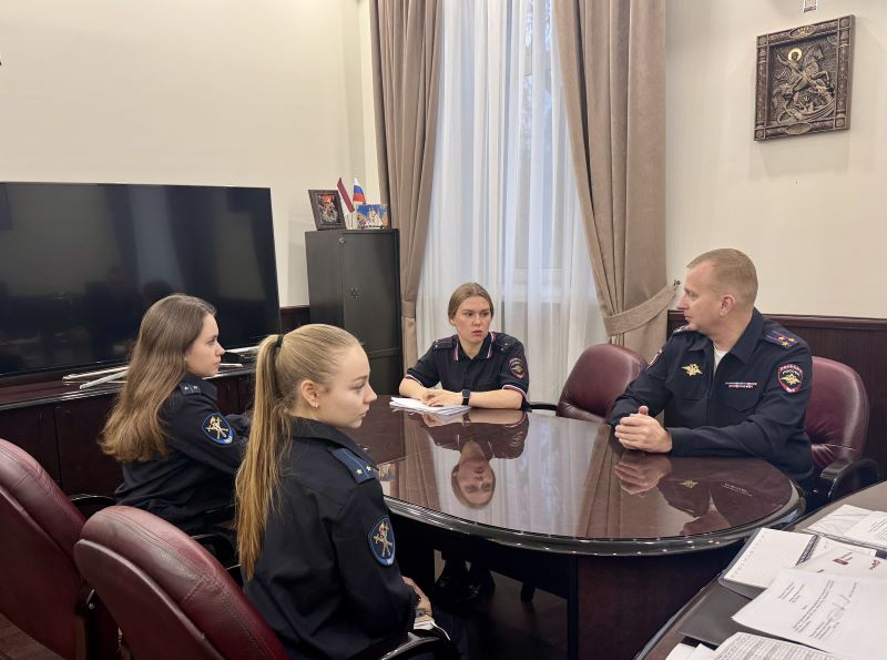 Начальник УМВД России по г.о. Красногорск провел встречу с молодыми сотрудниками