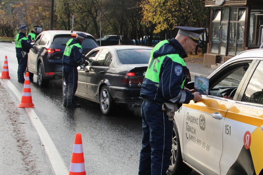 В Подмосковном Красногорске водителям напомнили, что «алкоголь искажает реальность»!