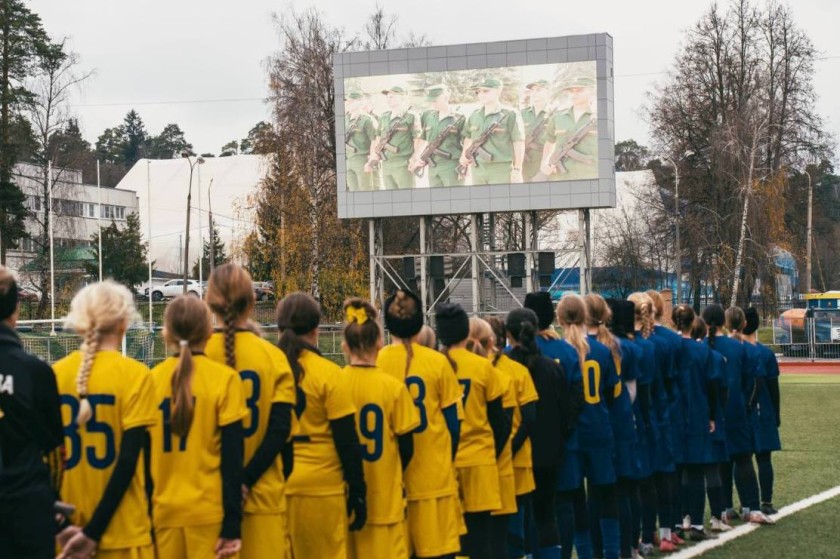На стадионе «Зоркий» прошел футбольный турнир, посвященный Герою России Александру Водопьянову
